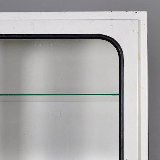 Image 1 of Vintage medische kast van ijzer en glas, jaren 70