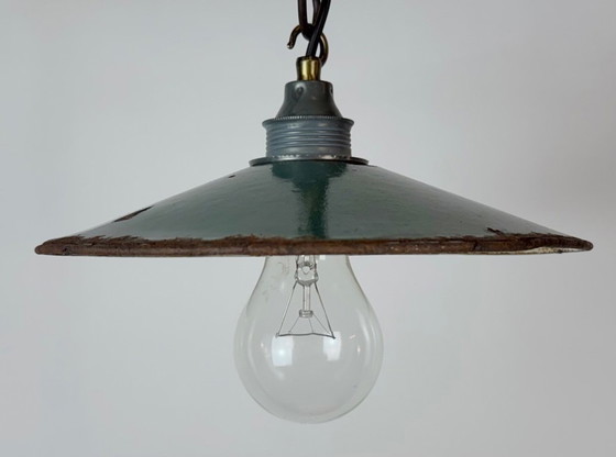 Lampada industriale smaltata verde, anni '50 – Lampade a sospensione, Ferro (photo 3 of 16)