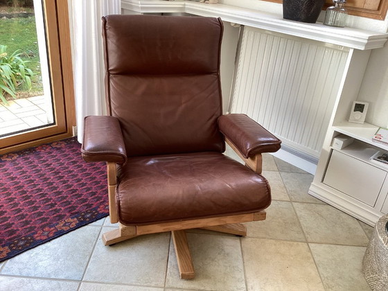 Image 1 of Fauteuil pivotant en cuir vintage