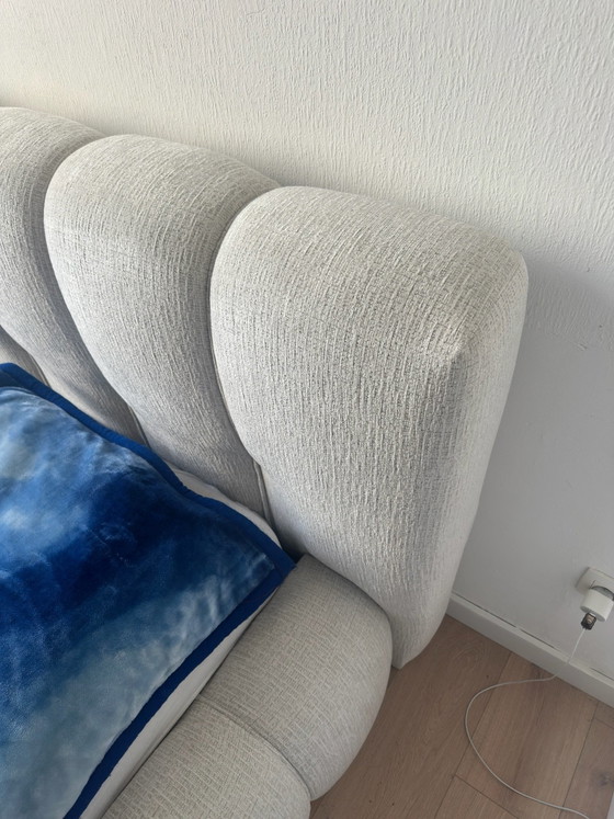 Luxuriöses Cloud Boxspring-Bett mit Stauraum – siestaa, Doppelbetten, Stoff (photo 4 of 5)