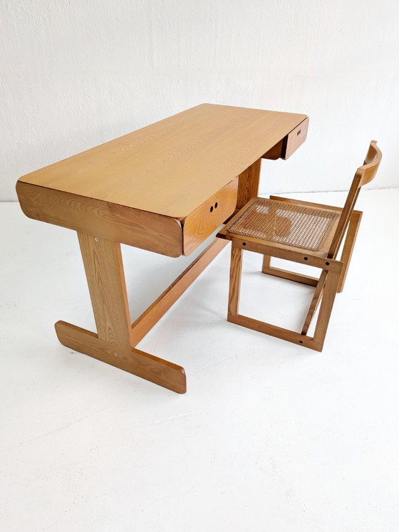 Image 1 of Escritorio y sillón a juego de mediados de siglo, diseñados por Derk Jan De Vries en la década de 1970.