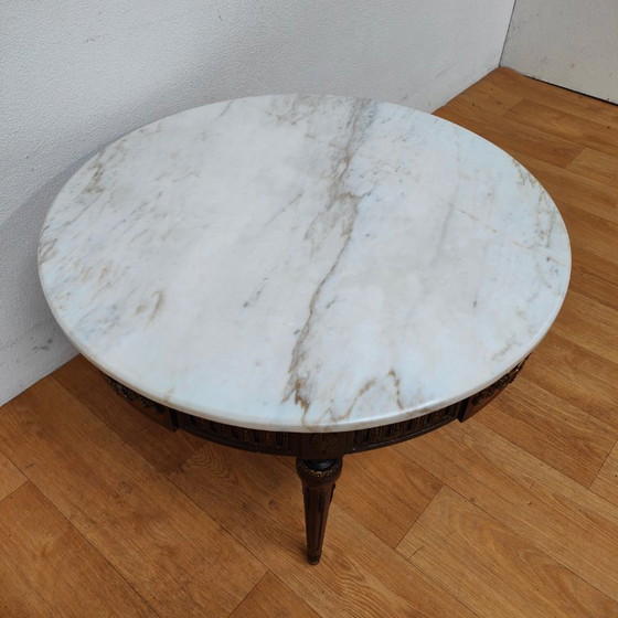 Image 1 of Tavolino da caffè rotondo vintage Regency in stile Impero con piano in marmo