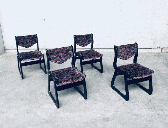 Image 1 of Ensemble de 4 chaises de salle à manger vintage MCM des années 1970 en bois teinté noir
