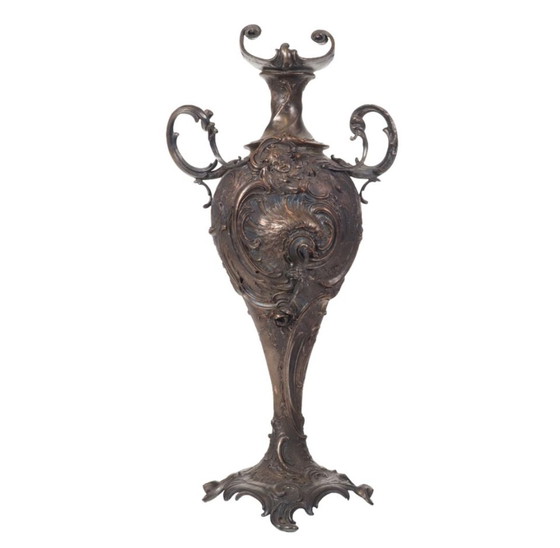 Image 1 of Decorative vase rococo 1880 putto metal