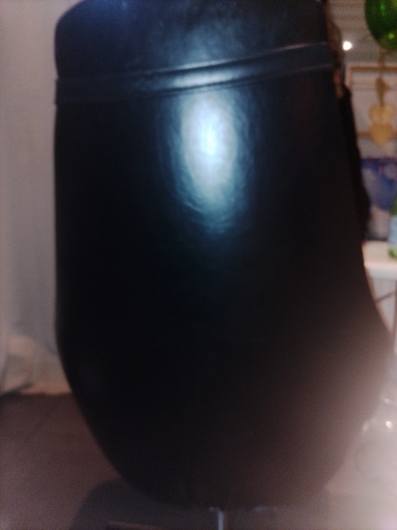 Image 1 of Fauteuil pivotant similicuir noir vintage 