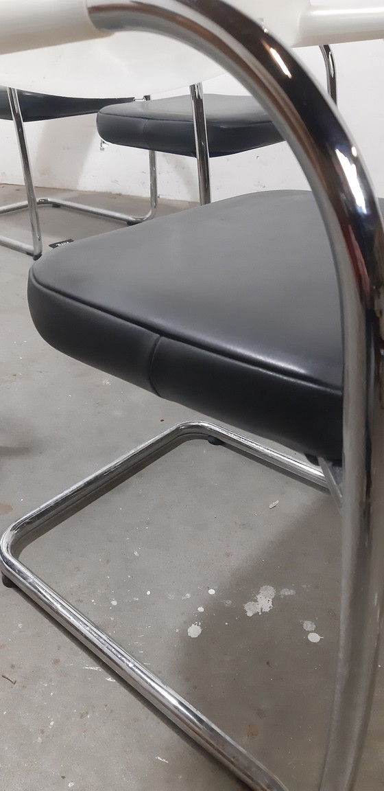 Image 1 of Vitra Visavis Schlittenstuhl, schwarzes Leder, stapelbar