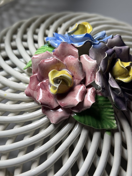 Image 1 of Grande cestino vintage in maiolica italiana con coperchio floreale