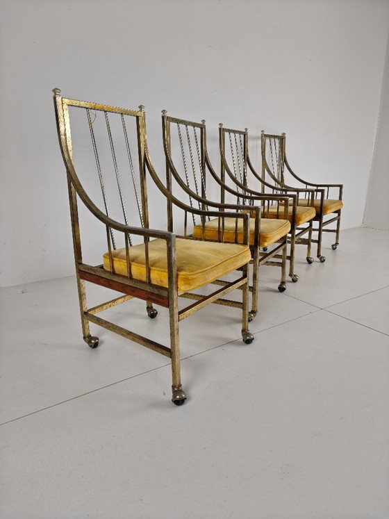 Conjunto único de sillas de comedor y salón de estilo de mediados de siglo – Doradas, fabricadas entre 1940 (photo 23 of 24)