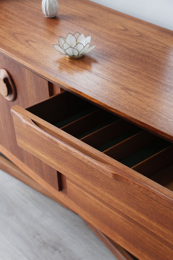 Image 1 of Vintage Beautility Teak dressoir - jaren 60