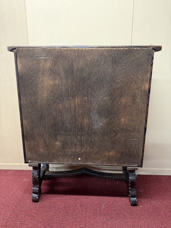 Image 1 of Armoire rustique en bois sculpté à la main avec détails en fer forgé