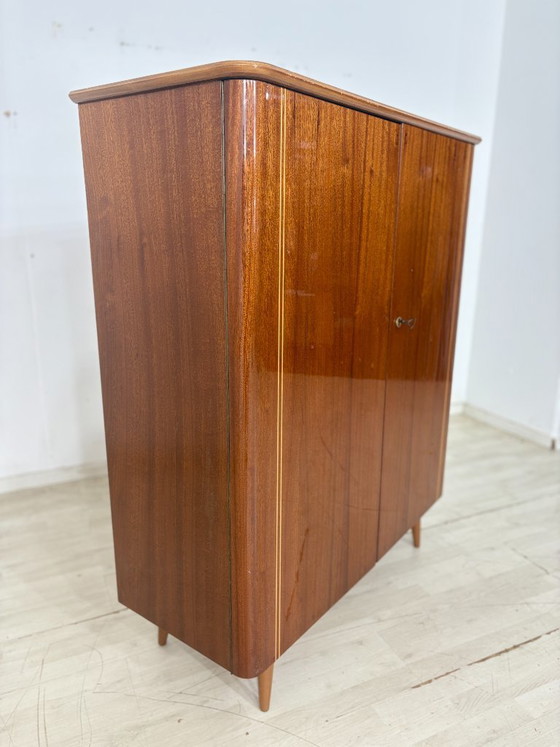Image 1 of Mahoniehouten kledingkast / Kledingkast in mid-century stijl / Vintage linnenkast uit de jaren 60