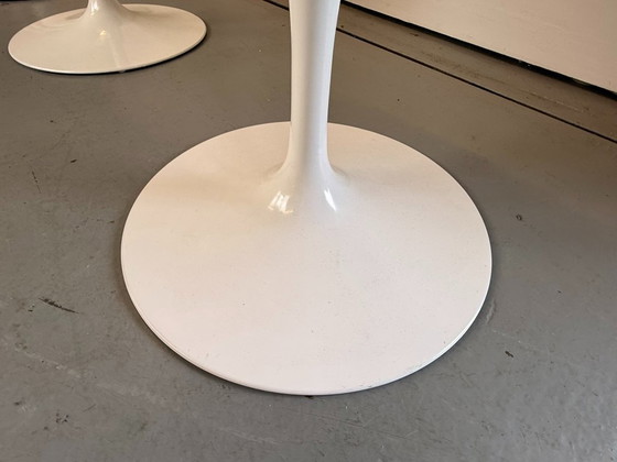 Image 1 of 6 sedie Seat Side rivestite in velluto blu, disegnate da Eero Saarinen per Knoll nel 1970.