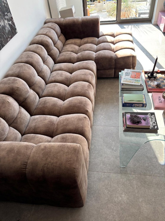 Maßgefertigtes Dean Lounge Sofa aus weichem, braunem Samt | Kaum benutzt | Hervorragender Zustand – Goossens (photo 4 of 6)