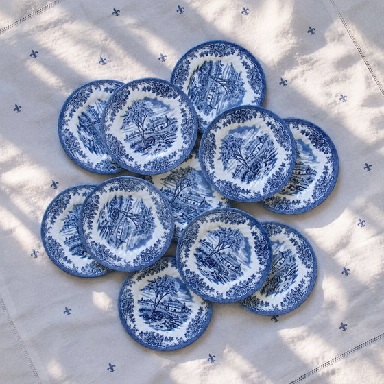 Image 1 of Servizio da tavola inglese di grandi dimensioni, composto da 35 pezzi, firmato Staffordshire Churchille.