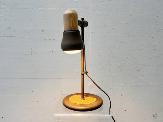 Image 1 of Lampe de table composée d'éléments en métal et en bois, années 1970