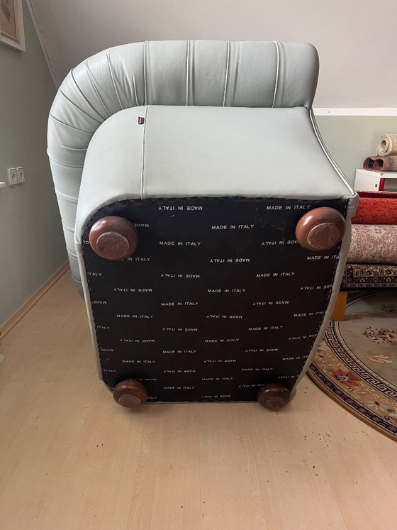 Een paar Italiaanse leren Chesterfield fauteuils van Polodivani – 2 zitsbanken, Leather (photo 4 of 6)