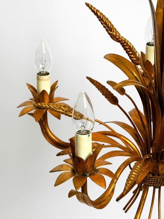 Image 1 of Preciosa lámpara de araña alta de metal dorado de cinco brazos de la década de 1970 de Hans Kögl