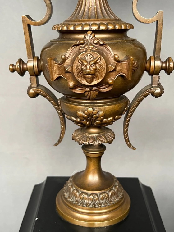Paire de grands chandeliers de style Renaissance. Marbre. Bronze massif. – Bougeoirs et chandeliers, Marble (photo 4 of 10)
