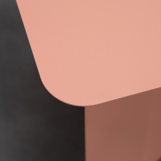Image 1 of Table d'appoint Hinge Large de Lex Pott pour Puik Design rose