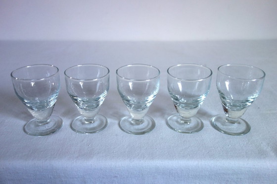 Image 1 of 5 petits verres anciens à absinthe