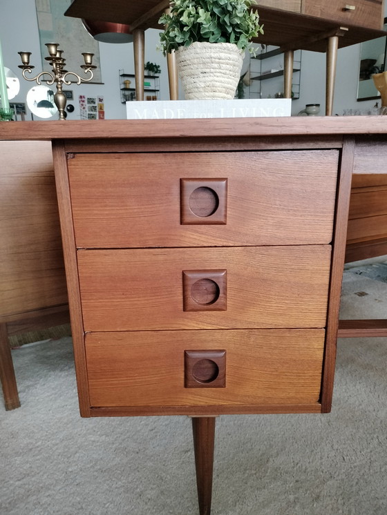 Image 1 of Scrivania vintage in teak, stile metà secolo