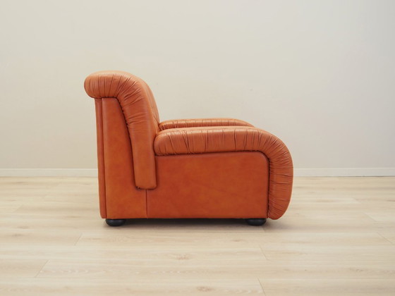 Image 1 of Fauteuil rouge, design danois, années 1970, production : Danemark