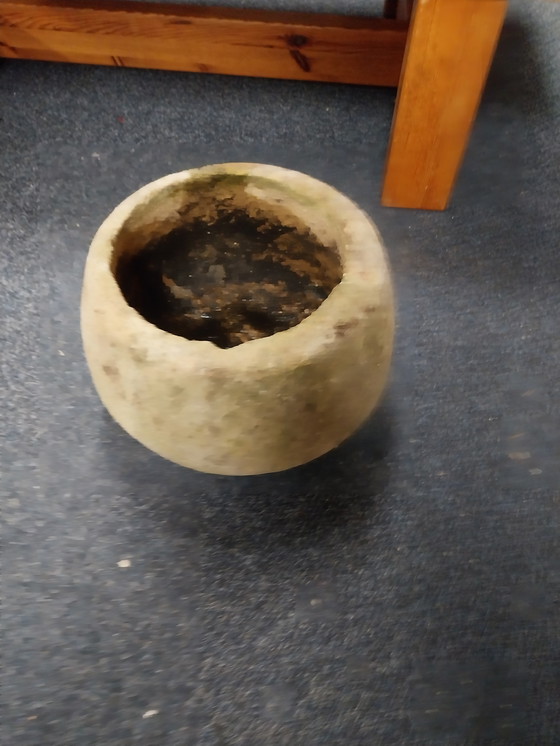 Image 1 of 1 jardinière française en pierre naturelle magnifiquement patinée, datant des années 1960