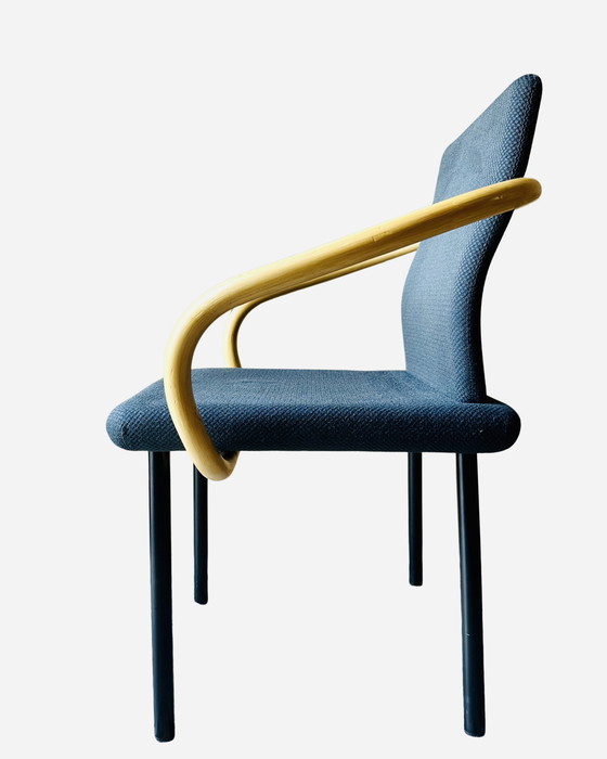 Image 1 of 4x Silla Mandarin de Ettore Sottsass para Knoll, 1986 - Tela azul, reposabrazos con aspecto de bambú