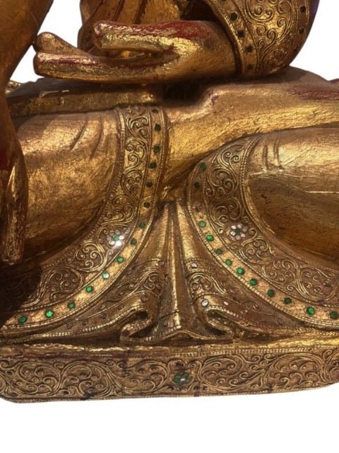 Große burmesische Mandalay Buddha Statue – Holz mit Blattgold und eingelegten Augen, ca. 1850–1900 (photo 4 of 10)