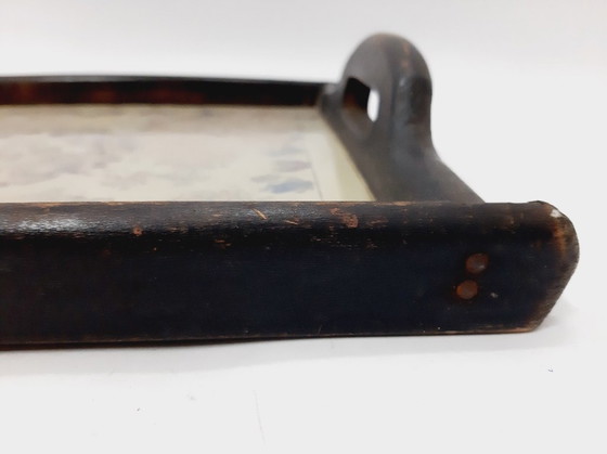 Image 1 of Antikes Holztablett mit Griff und Design unter Glas