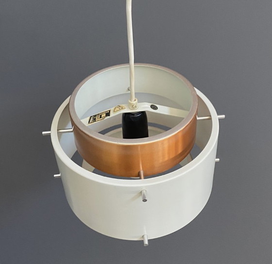 Image 1 of Metalen, witte en messingkleurige hanglamp van VEB 1960