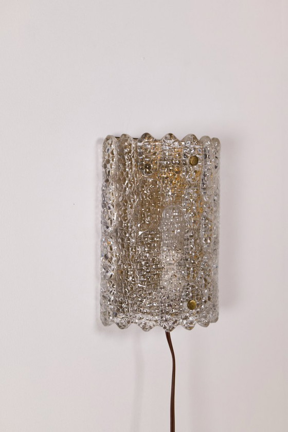 Image 1 of Grande lampada da parete in vetro pressato e ottone, Danimarca, anni '60