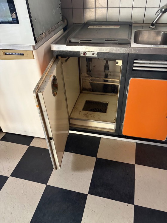 Cucina del dopoguerra, Piano Marshall, 1950 – Credenze alte, Metallo (photo 5 of 10)