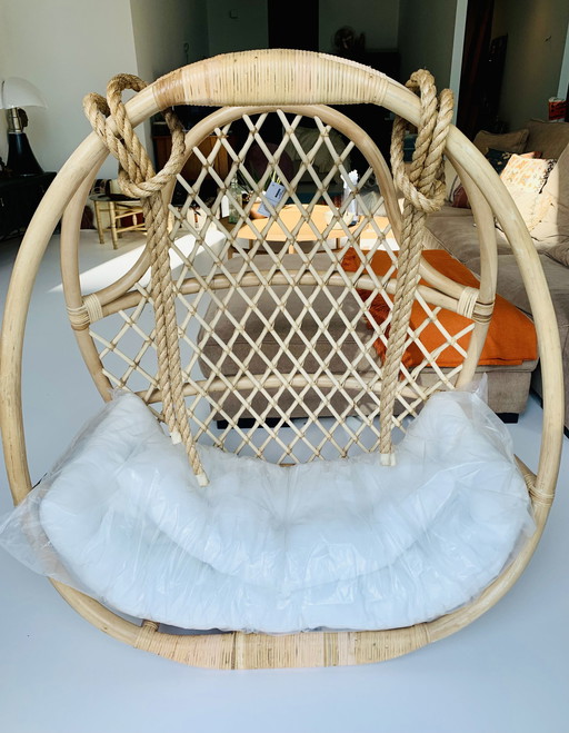 1-person rattan hanging chair