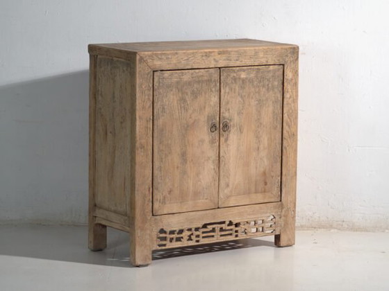 Antico mobile basso in olmo con grembiule traforato – Cina, circa 1950 – Credenze (photo 6 of 40)