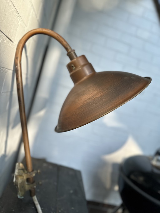 Industrial machine lamp with enamel shade (ca. 1930-1950)