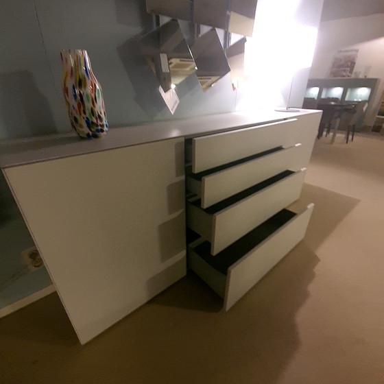 Image 1 of Dividi dressoir