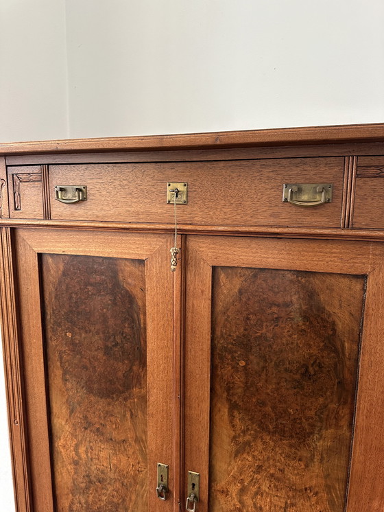 Image 1 of Armario de pared art déco antiguo / armario para niñas