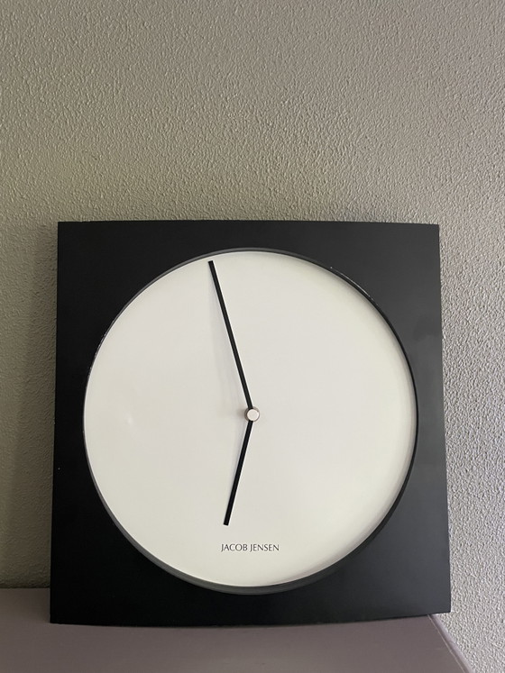 Jacob Jensen Pendule modèle 320 – Verre, MDF (photo 5 of 5)