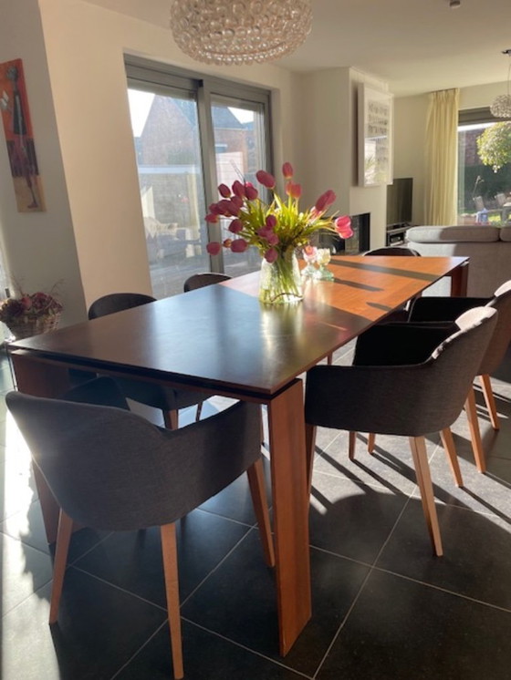 Image 1 of Tafel notenhout