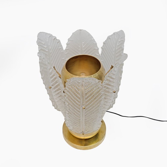 Image 1 of Lampe de table Big en laiton et verre de Murano du milieu du siècle dernier par Mazzega