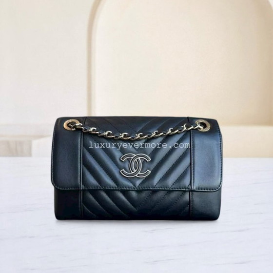 Image 1 of Chanel Seasonal Flap - Calfskin Quilted Small Daily Chevron Flap Black Sereis 27