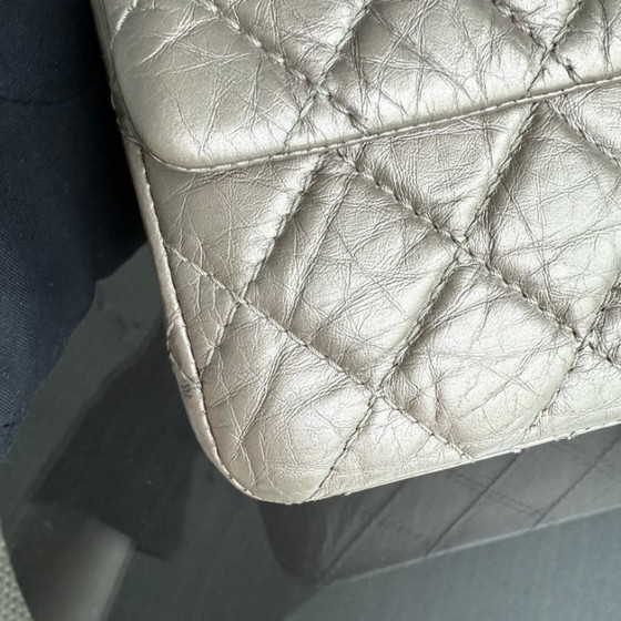 Image 1 of Chanel 2.55 Reissue 226 - Piel de becerro envejecida acolchada, herrajes de bronce rutenio y plata, Serie 17