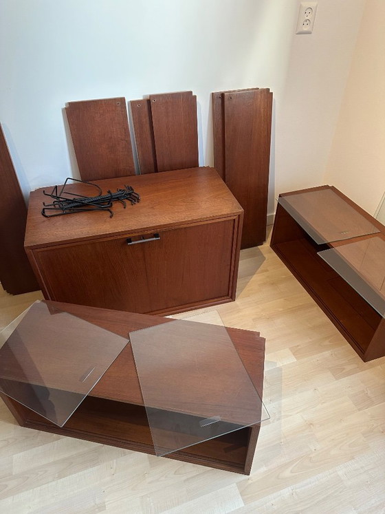 Sistema real de Poul Cadovius – Armarios de pared, Wood, Glass (photo 16 of 16)