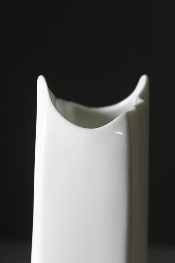 Manfred Frey & Ak Kaiser Germany - Draped Porcelain Vase vintage design 1970s – Mid Century Modern (photo 5 of 9)