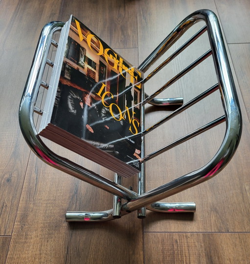 Portariviste in stile Bauhaus con struttura tubolare degli anni '60/'70.