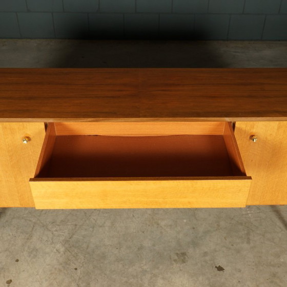 Image 1 of Buffet vintage en noyer – Meuble TV – Années 60