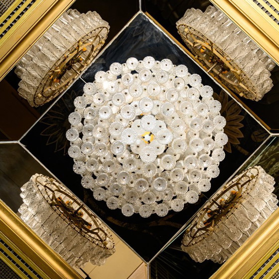 Image 1 of Lámpara de araña de los años 60 del icónico Hotel Hilton de Ámsterdam. Atribuida a Seguso.