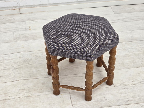 Image 1 of 1970er Hochlehner dänischer Sessel mit Fußhocker, Möbel Wollstoff, Eichenholz massiv