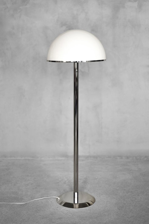Rare lampadaire suédois vintage en chrome et acrylique blanc NAFA type 504 de Nybro Armaturfabrik, années 1970